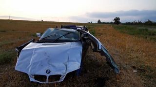Tragic accident la Iași. Un t&acirc;năr a murit după ce a zburat cu mașina de pe șosea. Alături de el se afla și o fată &icirc;n v&acirc;rstă de 15 ani