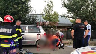 Un șofer băut a spulberat o femeie, apoi a trecut peste ea cu mașina