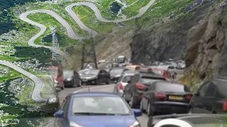 VIDEO | Haos pe Transfăgărășan. Mii de turiști au stat la niște cozi cum doar pe DN1 mai vedem