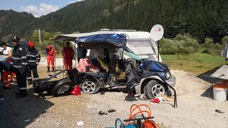 Accident rutier grav &icirc;n Mureș! Trei persoane au murit pe loc