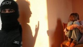 VIDEO | Copii germani, bătuți și transformați în sclavi, în Vișeu de Sus. Amănunte terifiante din comunicatul DIICOT