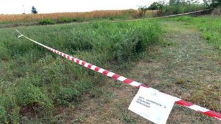 Rom&acirc;ncă de doar 20 de ani, găsită moartă pe un c&acirc;mp din Italia