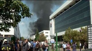 VIDEO | Incendiul din Capitală nu s-a stins