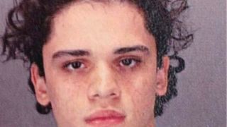  Un t&acirc;năr de 15 ani și-a decapitat prietenul pentru că l-a prins st&acirc;nd de vorbă cu iubita lui 