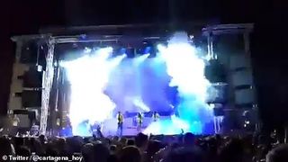 O cântăreață din Spania a murit pe scenă. Momentul șocant a fost filmat