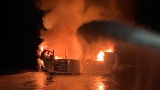 Cel puţin opt persoane au murit în incendiul produs la o ambarcaţiune în largul coastei de sud a Californiei