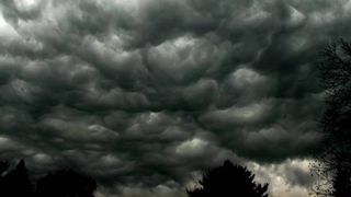 Alertă pentru români. Este cod roşu de vijelii: rafale de peste 130 km/oră în Croaţia