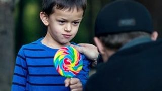 VIDEO | Revine psihoza copiilor răpiți! Un individ care ar fi încercat să pună mâna pe o fetiță e în libertate