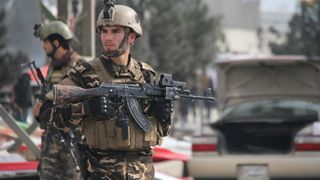 Atacul terorist din Kabul. Cei 5 atacatori au știut unde să meargă. A fost o luptă de câteva ore