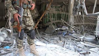 Românul mort la Kabul şi-a sacrificat viaţa pentru a-şi salva colegii! "Atacul a vizat Ambasada României și a ținut câteva ore"