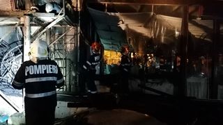 Hotel din Mamaia devastat de flăcări! 30 de persoane evacuate