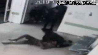 Imagini incredibile. Bătaie cu cuțite la spital