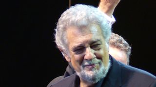 Celebrul tenor Domingo acuzat de alte 11 femei de hărţuire sexuală