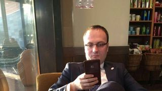 Alexandru Cumpănaşu a fost dat &icirc;n judecată pentru că a inundat apartamentul unei vecine! Pagubele au fost de 30.000 de lei!