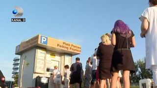 VIDEO | Haos în parcarea aeroportului din Otopeni. Un „Dorel” a scos din funcțiune automatele de plată