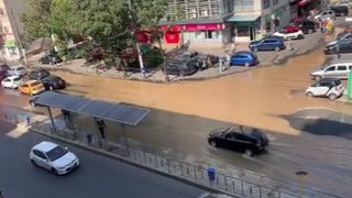 VIDEO | Avarie la o magistrală de apă în sectorul 2 din Bucureşti! Bulevardul a fost inundat în doar câteva minute