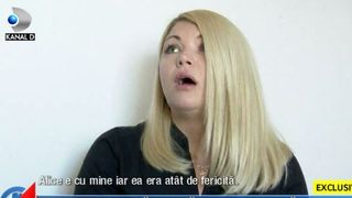 VIDEO | Rusoaica acuzată că și-a răpit propria fată din brațele soțului român a ieșit la atac