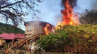 Cabana ,,7 Brazi" din Oravița, mistuită de flăcări 