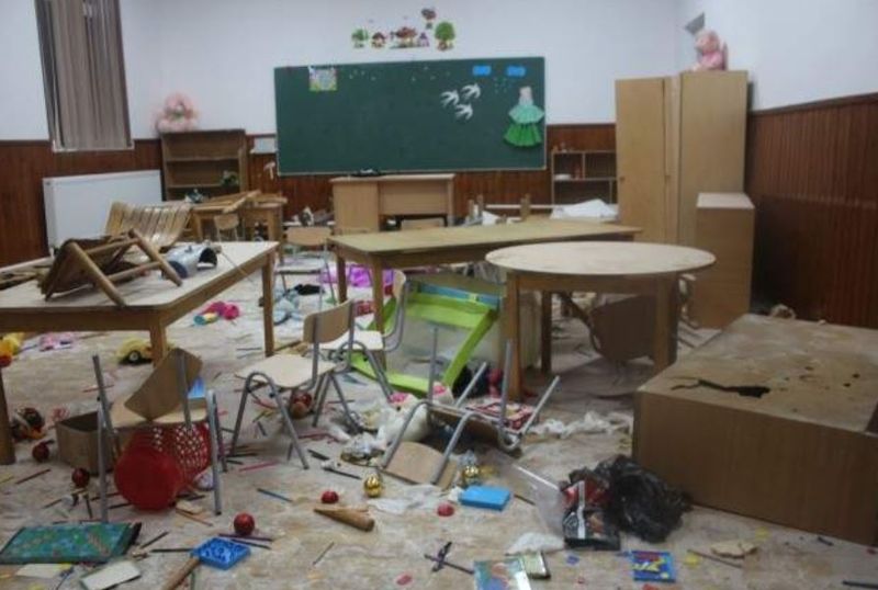 Distrugătorii unei săli de clasă. Trei copii au distrus în trei ore sala de clasă, cancelaria și grupul sanitar