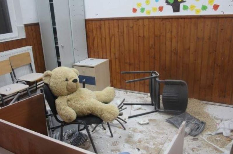 Distrugătorii unei săli de clasă. Trei copii au distrus în trei ore sala de clasă, cancelaria și grupul sanitar