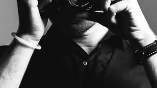 A murit un renumit fotograf. El a captat imaginea bărbatului în faţa tancurilor din Piaţa Tiananmen