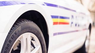 Scene ca-n filme într-o benzinărie din București: Un bărbat a amenințat casiera și a vrut să lovească oameni cu mașina