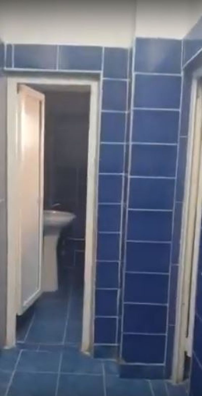 Școala de la Clejani reabilitată după dezastrul provocat de cei 3 copii. Elevii din nou la cursuri de azi