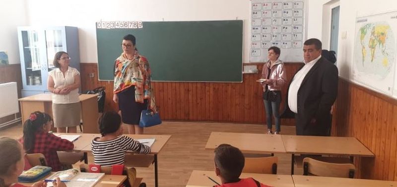 Școala de la Clejani reabilitată după dezastrul provocat de cei 3 copii. Elevii din nou la cursuri de azi