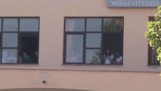 Reacția șoc a colegilor de clasă ai Alexandrei Măceșanu. L-au văzut pentru prima oară pe Gheorghe Dincă &icirc;n mijlocul oamenilor