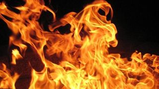 Gestul șocant al unei tinere de 24 de ani. Fata s-a autoincendiat, motivul este uluitor