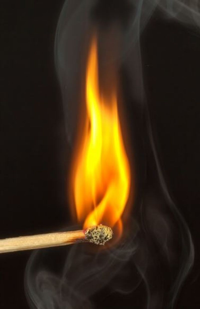 Gestul șocant al unei tinere de 24 de ani. Fata s-a autoincendiat, motivul este uluitor