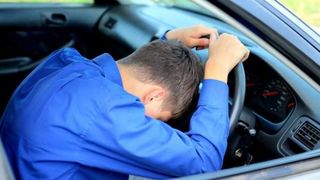 Adolescent în vârstă de 16 ani, prins beat la volan. Este incredibil cu cât mergea băiatul prin localitate