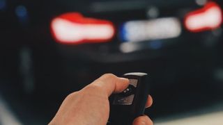 Adolescent în vârstă de 16 ani, prins beat la volan. Este incredibil cu cât mergea băiatul prin localitate