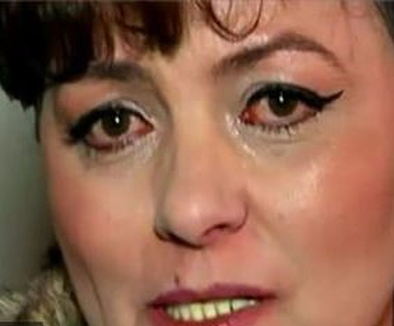 O renumită cântăreață de muzică populară împușcată în cap de soț. Scene terifiante chiar în fața copilului