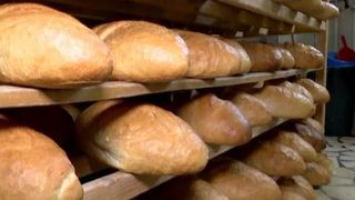 VIDEO | Pâinea se scumpește din cauza secetei. Când se majorează prețurile