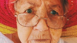 La 83 de ani a rămas blocată în toaletă timp de șase zile. Ce s-a întâmplat cu bătrâna