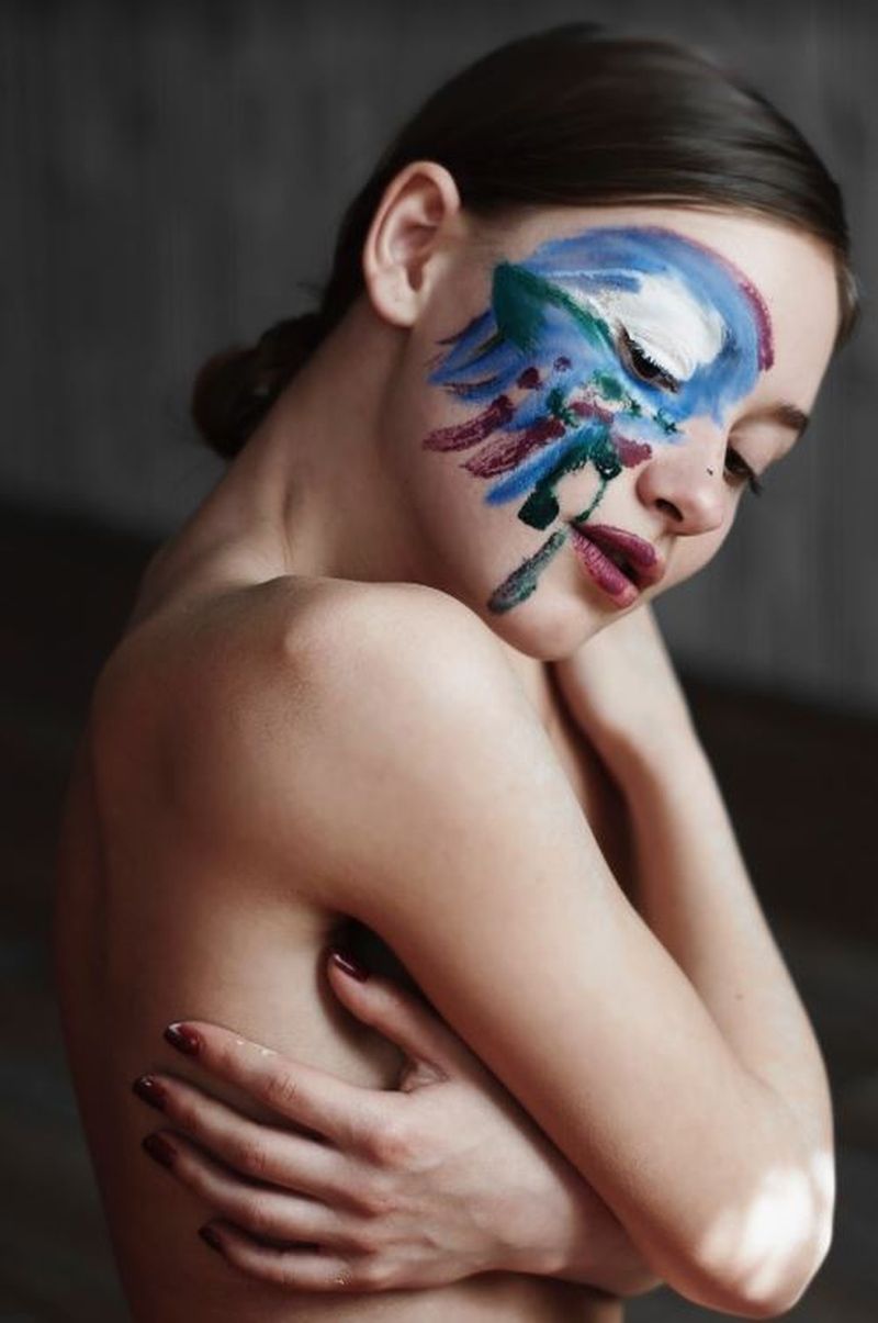 Și-a făcut un tatuaj și a ajuns de urgență la spital, la un pas de a-și pierde vederea