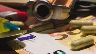 Bombă sexy găsită moartă &icirc;n casă. Ce a pățit Claudia