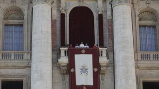 Lăcașul sf&acirc;nt-loc pentru orgii. Povestea halucinantă a celor doi preoți de la Vatican care au abuzat sexual tineri și tinere