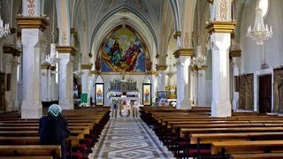 Lăcașul sf&acirc;nt-loc pentru orgii. Povestea halucinantă a celor doi preoți de la Vatican care au abuzat sexual tineri și tinere