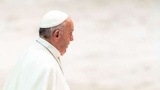 Lăcașul sf&acirc;nt-loc pentru orgii. Povestea halucinantă a celor doi preoți de la Vatican care au abuzat sexual tineri și tinere