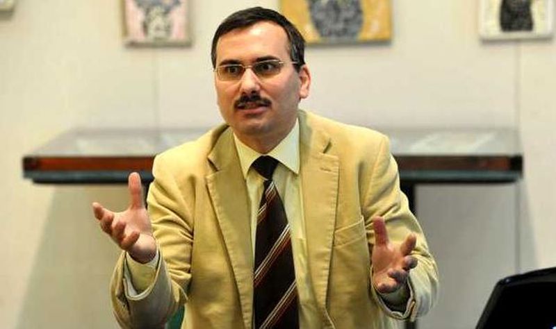 Președintele TATA cel care este acuzat de agresiune sexuală împotriva fiicei sale scos din arest. Bărbatul participă la percheziția informatică