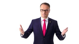 Alexandru Cumpănaşu a primit maşină de lux de la Ministerul de Interne după ce a spus că a fost ameninţat! Unchiul Alexandrei Măceşanu beneficiază şi de gardă de corp!