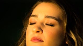 Povestea minorei care producea filmări și fotografii dezbracată, sub presiunea unor amenințări. Ce i-a făcut bărbatul din Dorohoi