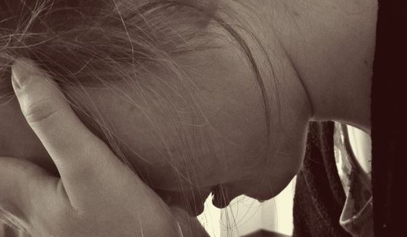 Povestea minorei care producea filmări și fotografii dezbracată, sub presiunea unor amenințări. Ce i-a făcut bărbatul din Dorohoi