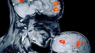 Mama activează &bdquo;hormonul iubirii&rdquo; al copilului. C&acirc;te femei știu de abilitatea asta?