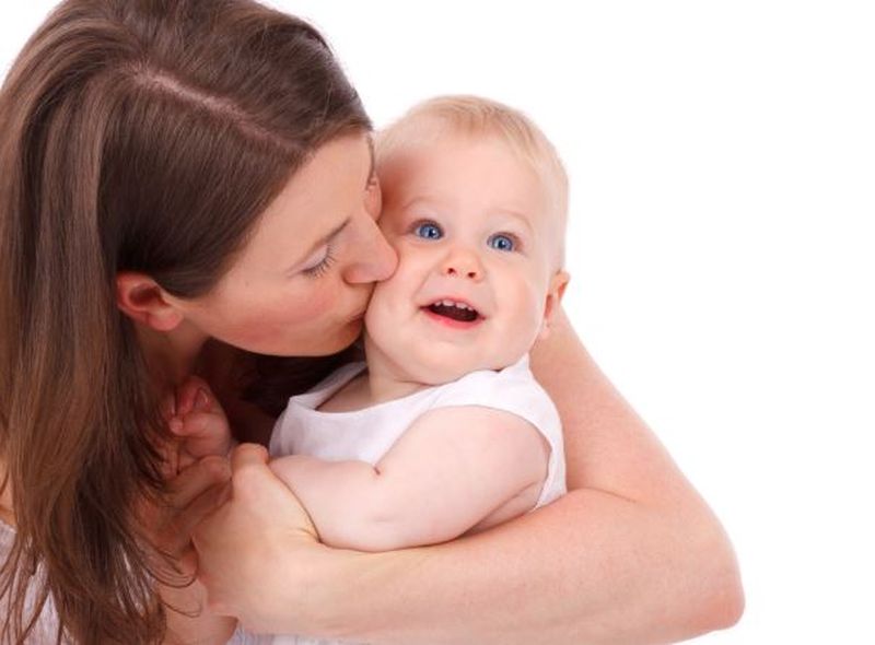 Mama activează „hormonul iubirii” al copilului. Câte femei știu de abilitatea asta?