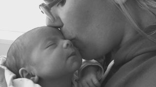 Mama activează &bdquo;hormonul iubirii&rdquo; al copilului. C&acirc;te femei știu de abilitatea asta?