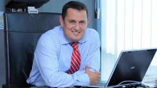 Gheorghe Piperea crede că pedofilul olandez nu s-a sinucis: “Dacă nu a fost “sinucis” şi dacă există iad, sper să i se ofere găzduire stabilă acolo”