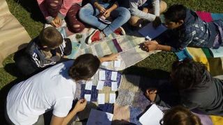 12 tineri dintr-un sat din județul Buzău au fugit din centrul de plasament după ce le-au fost confiscate telefoanele mobile!